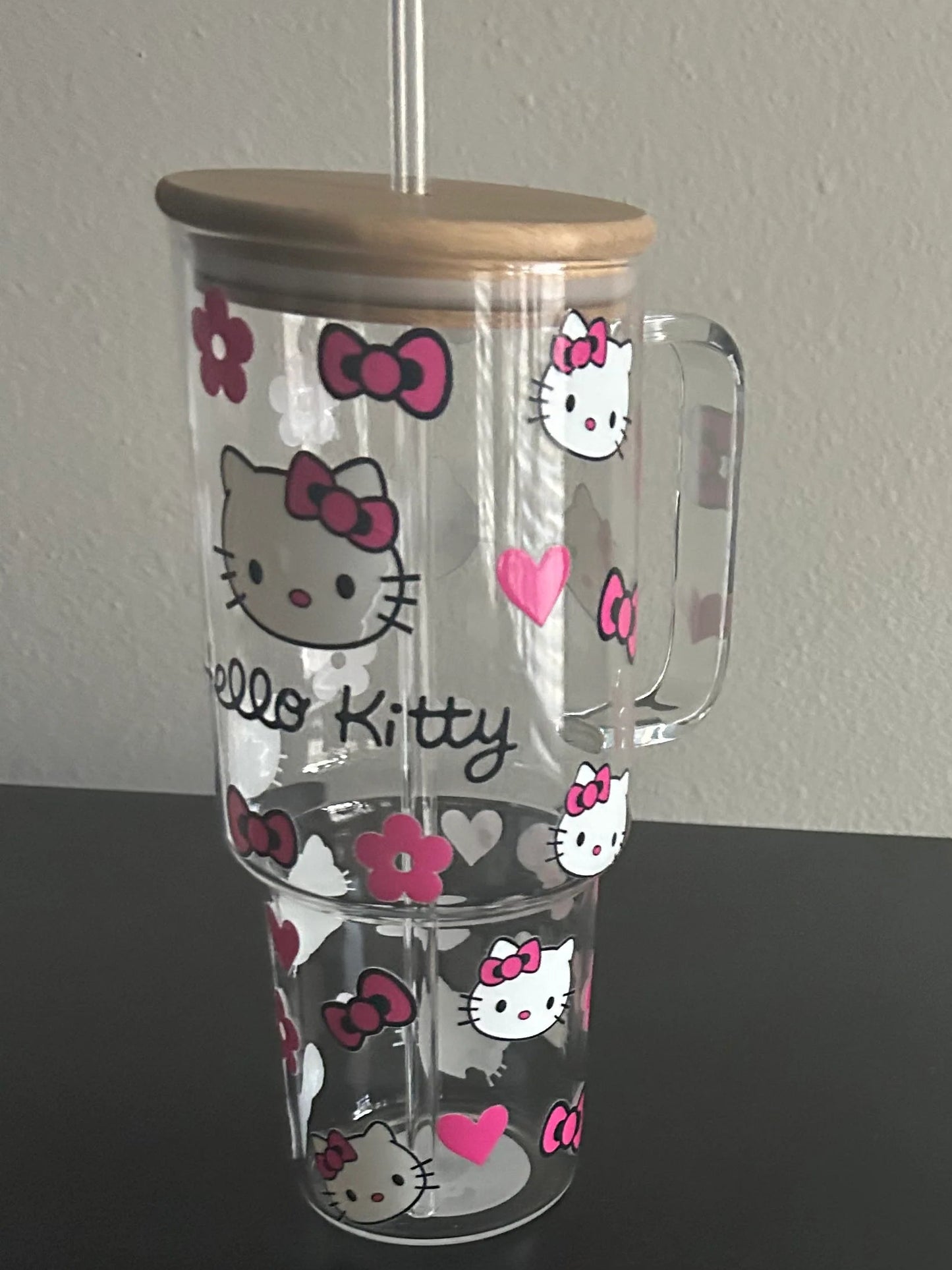 Hello Kitty w/ Pink Bows Glass Tumbler