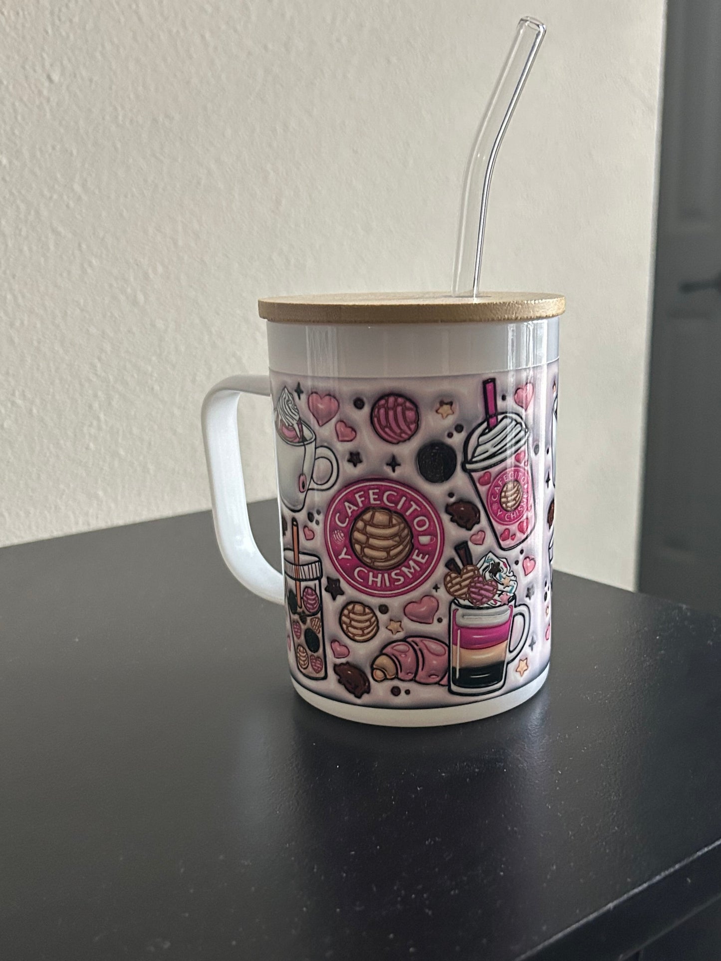 " Cafecito Y Chisme" Mug w/ Lid